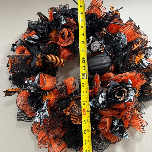 Happy Halloween black and orange wreath for indoors - Picture 4 of 8